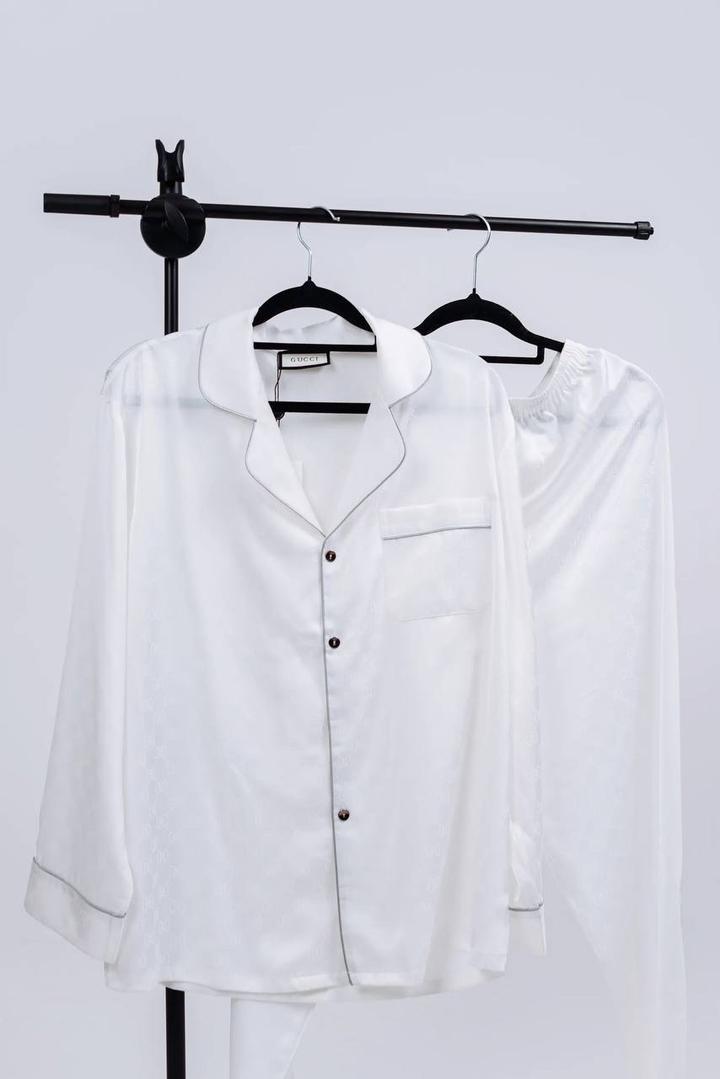 Шелковая пижама Gucci