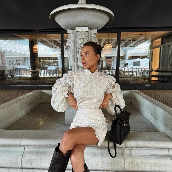 Кружевная бежевая двойка.