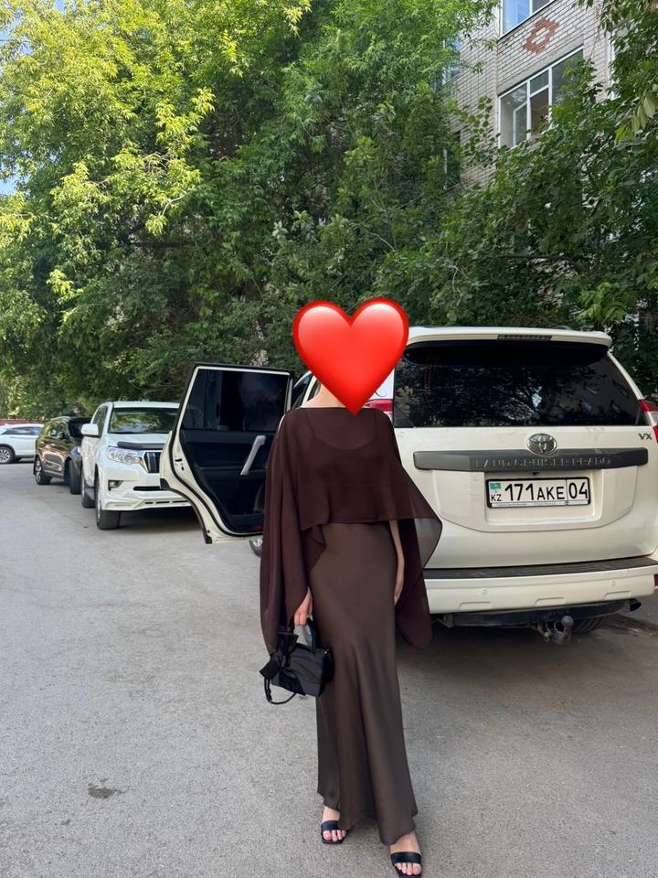 коричневое платье