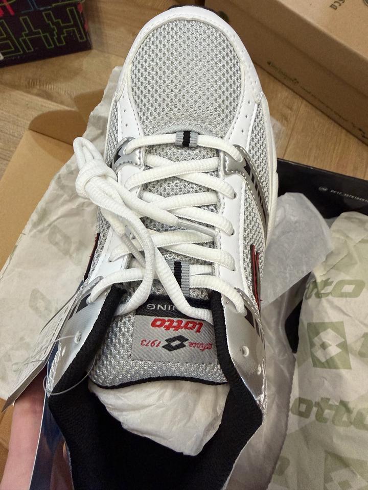 Кроссовки LOTTO,40 размера