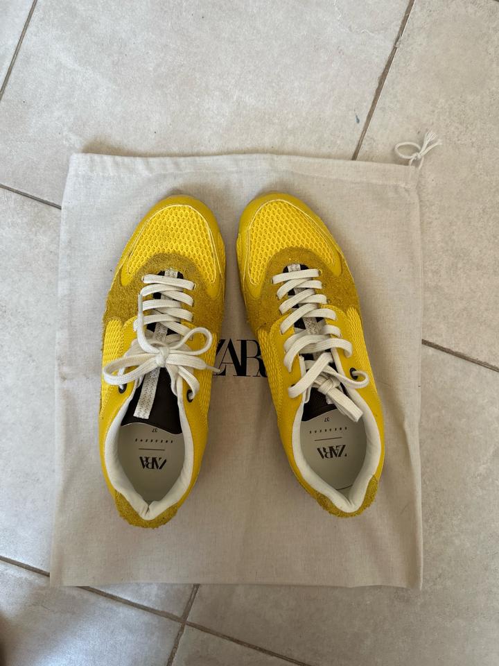 Сникерсы Zara