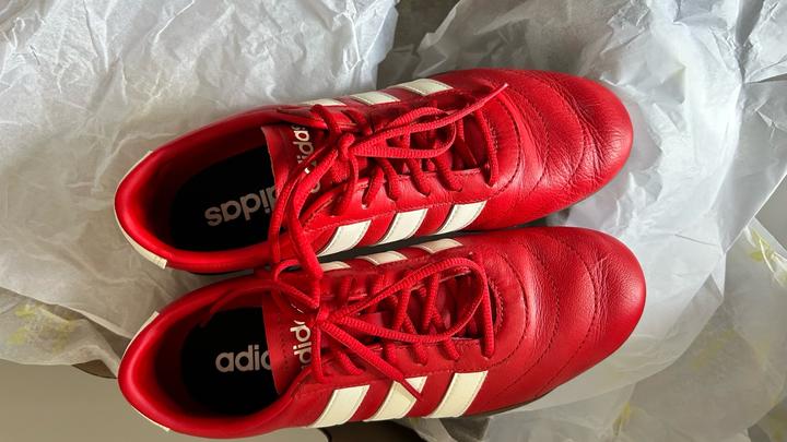 Кроссовки адидас