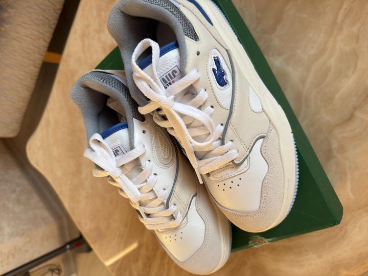 Новые кроссовки Лакост