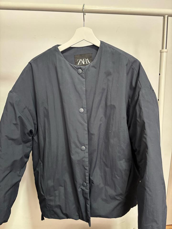 Темно синяя демисезонная куртка Zara