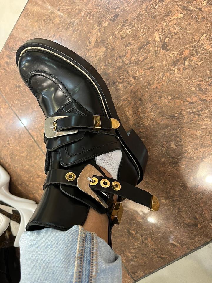 BALENCIAGA
