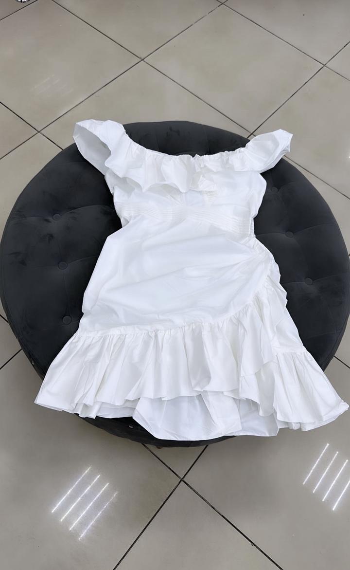 Белое платье от магазина Le Boutique