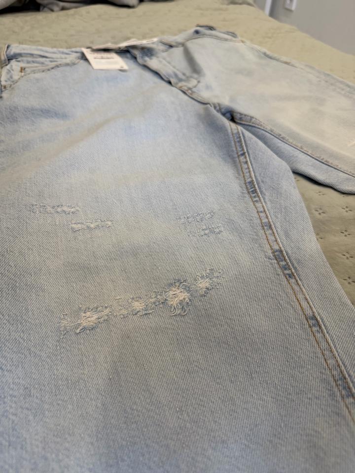 Новые джинсы Zara (42) Relaxed, эффект рванки