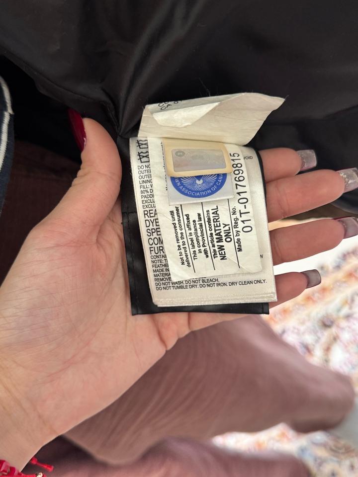 Зимняя куртка от Canada Goose