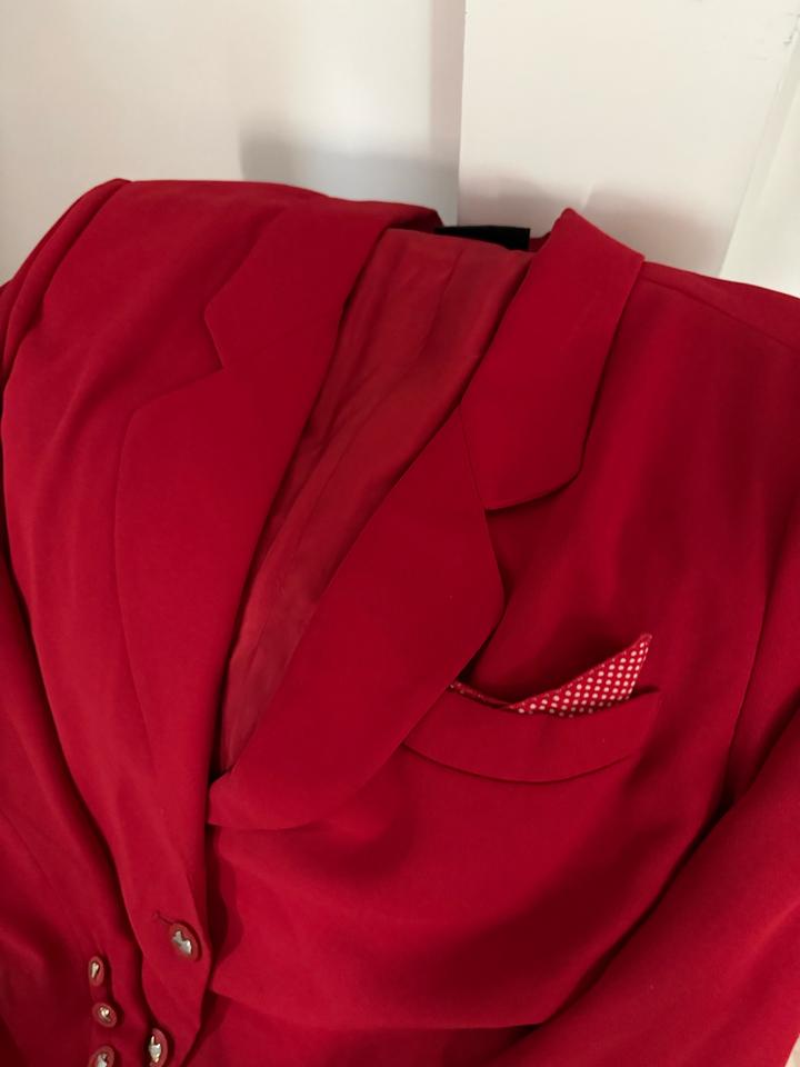 Пиджак красный