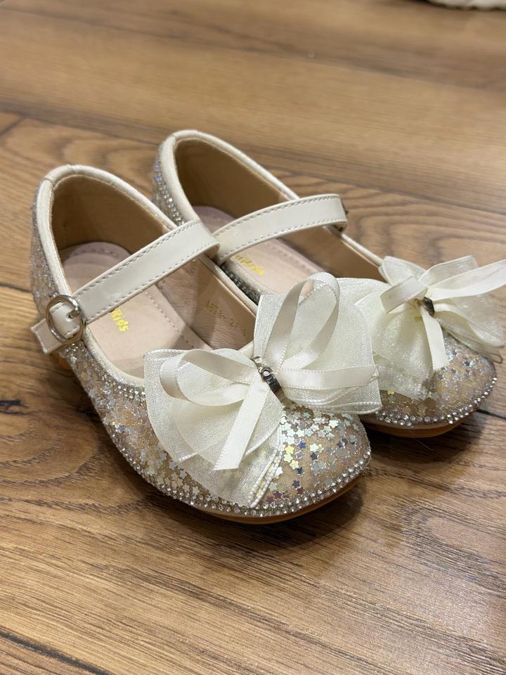 Детские туфли