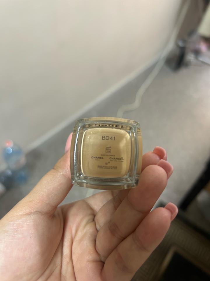 Chanel les beige
