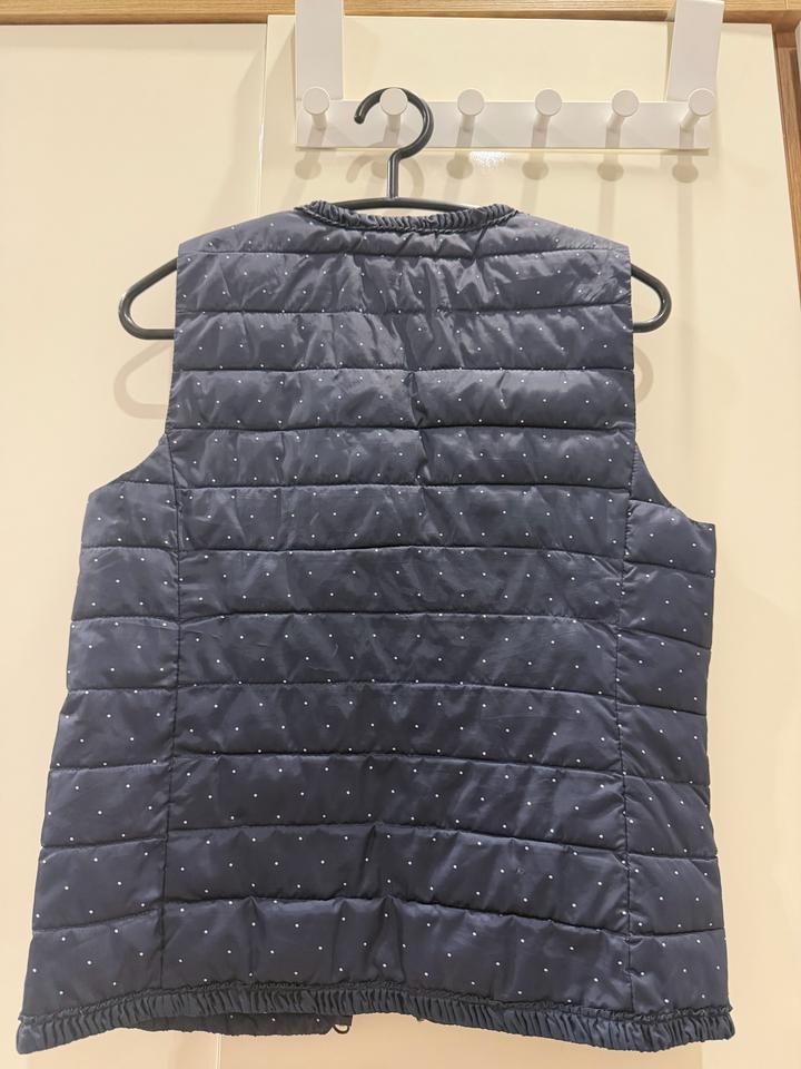 Синяя жилетка в горошек Mango