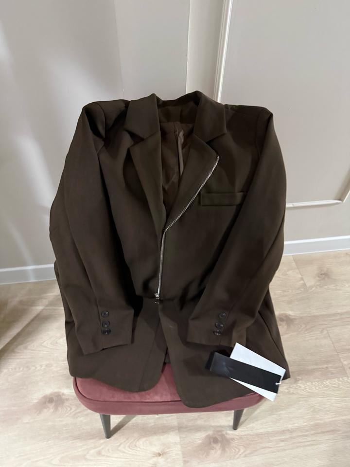 Пиджак коричневый