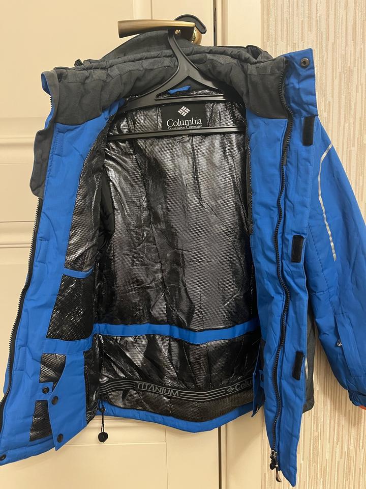 Продам зимний горнолыжный костюм. .