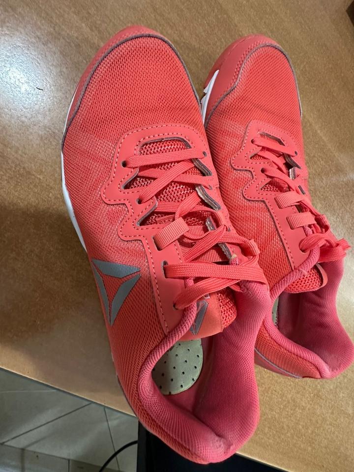 Продам кроссовки Reebok оригинал