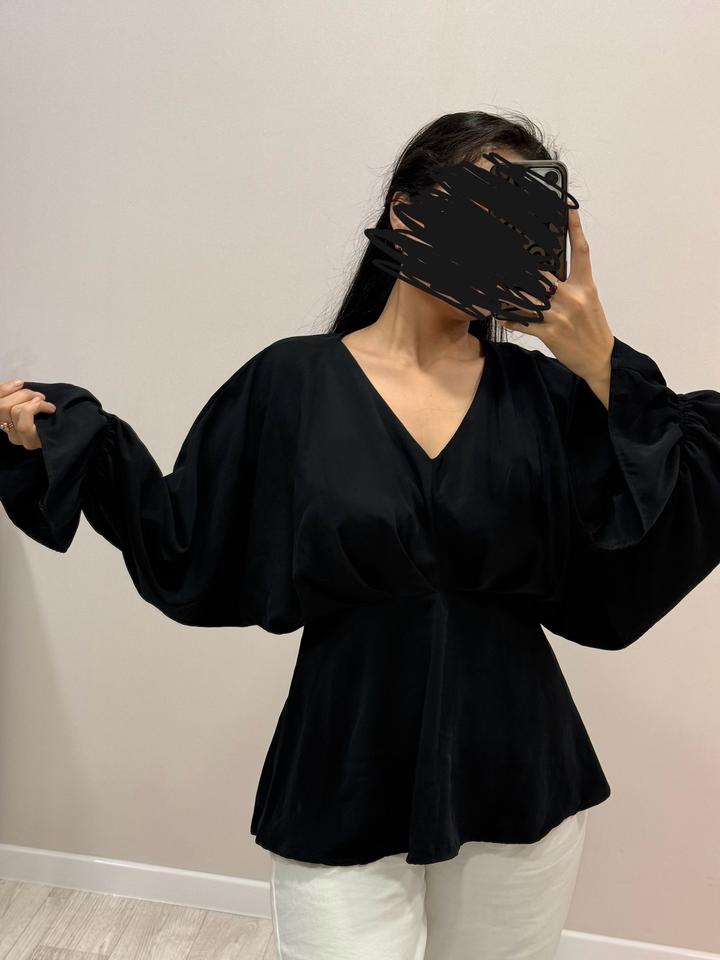 ЧЕРНАЯ БЛУЗКА С РУКАВАМИ «ЛЕТУЧАЯ МЫШЬ»