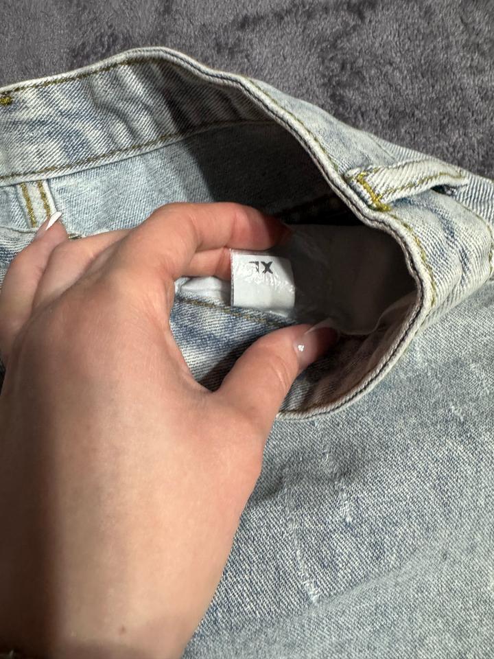 Джинсовые шорты