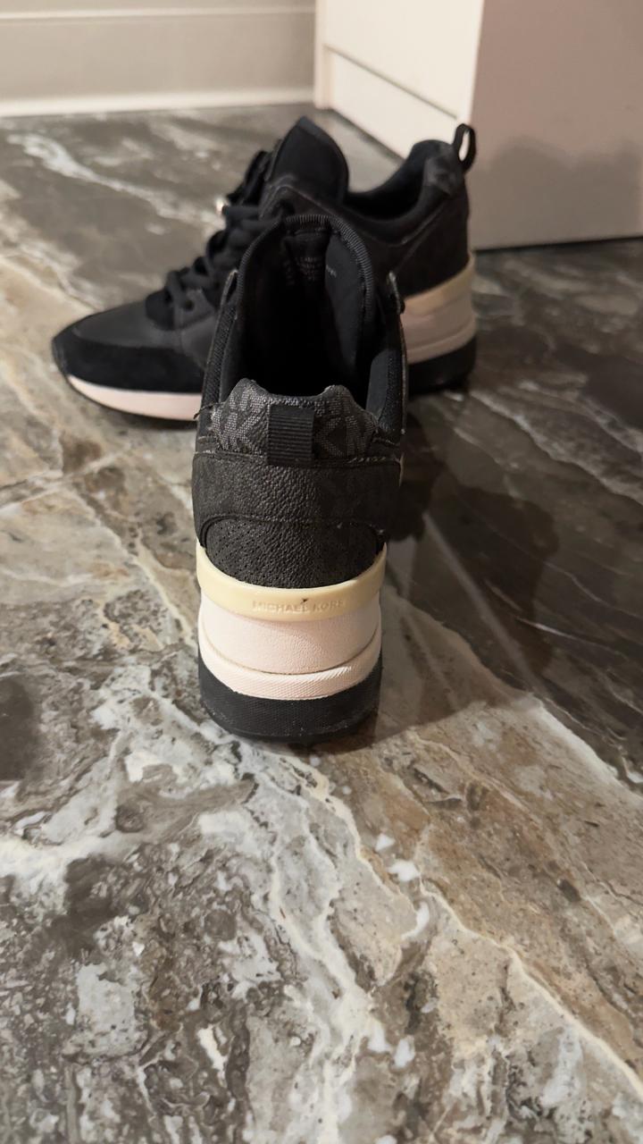 Кроссовки Michael Kors