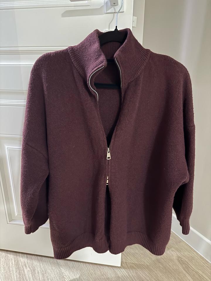 Кофта на замке