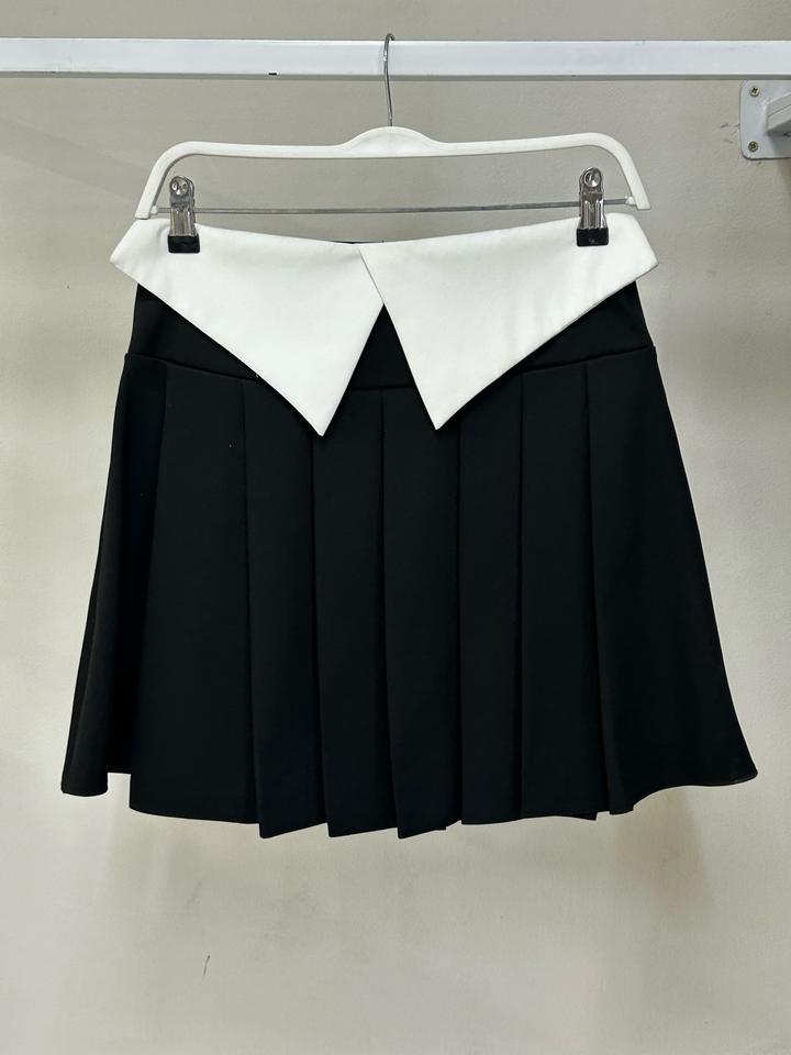 Юбка плиссированная чёрная со съёмным воротником