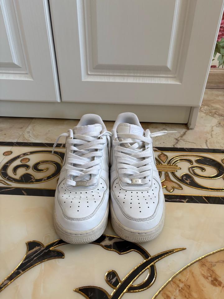 Белые кроссовки Nike Air-Force 1