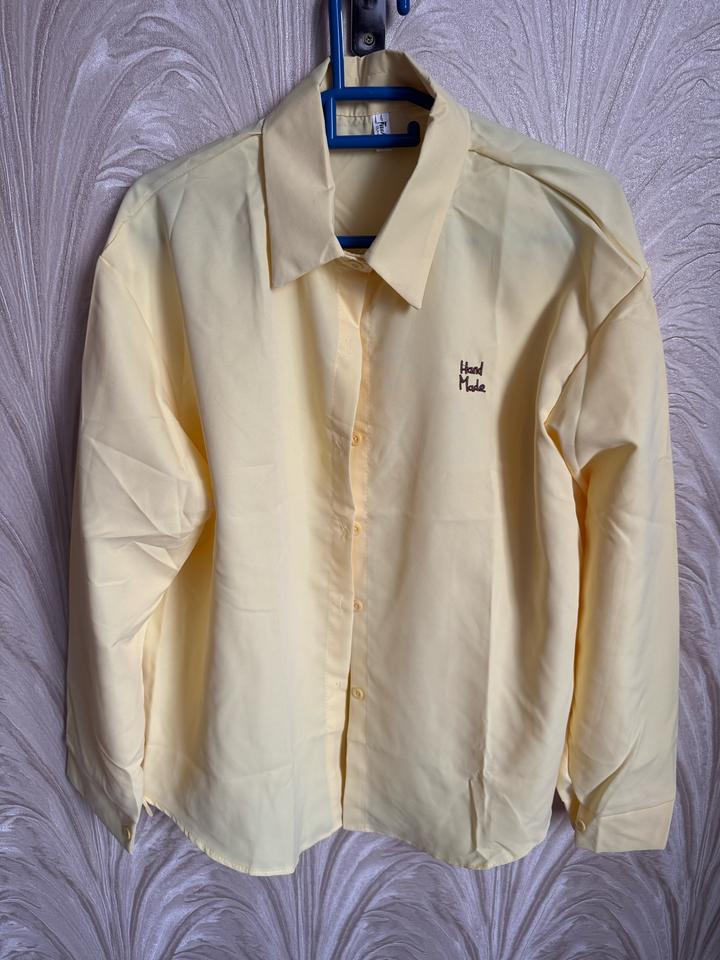 желтая рубашка