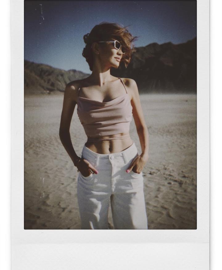 Продам пудровый топ Hana