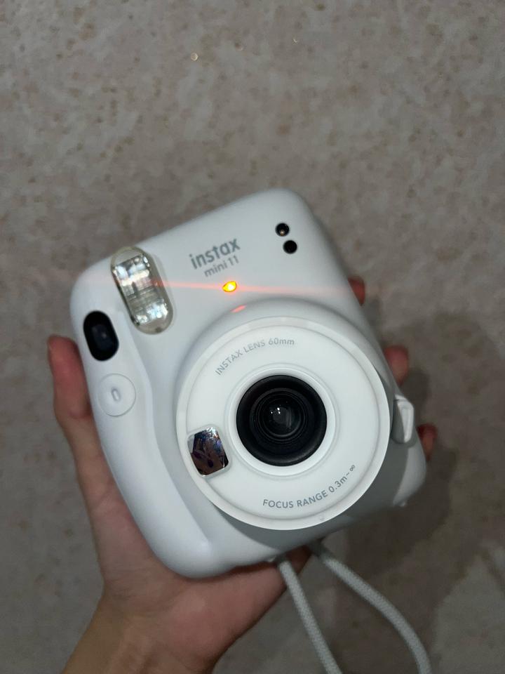 INSTAX MINI 11 + чехол и альбом. НОВЫЕ.
