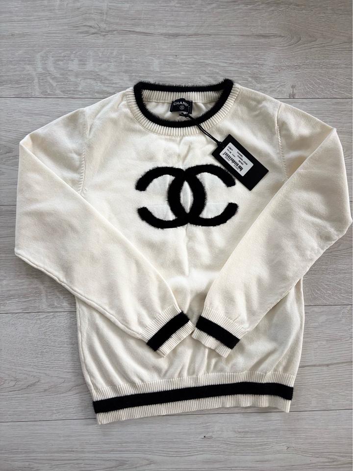 Новая кофта Chanel с бирками