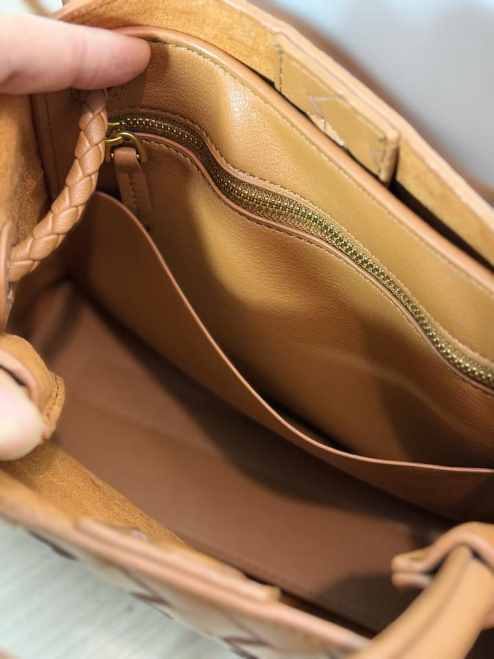 Тоут плетеный из натуральной кожи ,Италия карамель