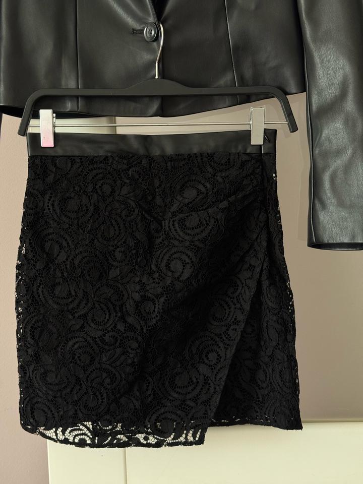 Черная юбка из кружева Zara размер S