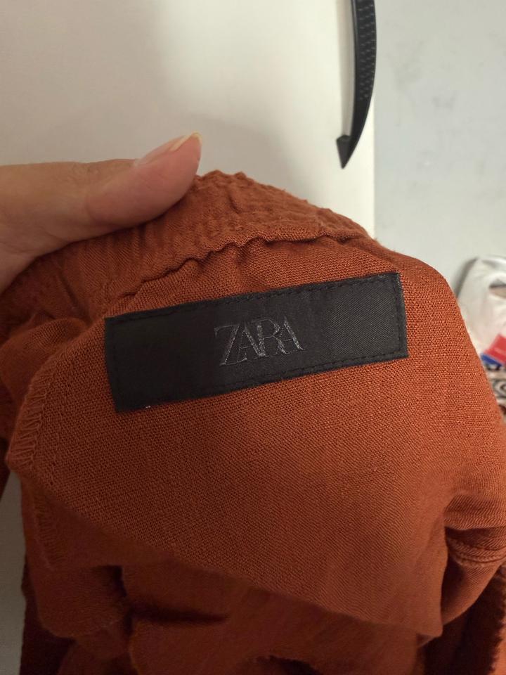 Льняные брюки от Zara