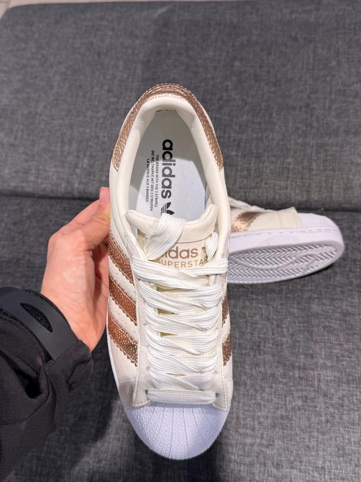 Кроссовки adidas