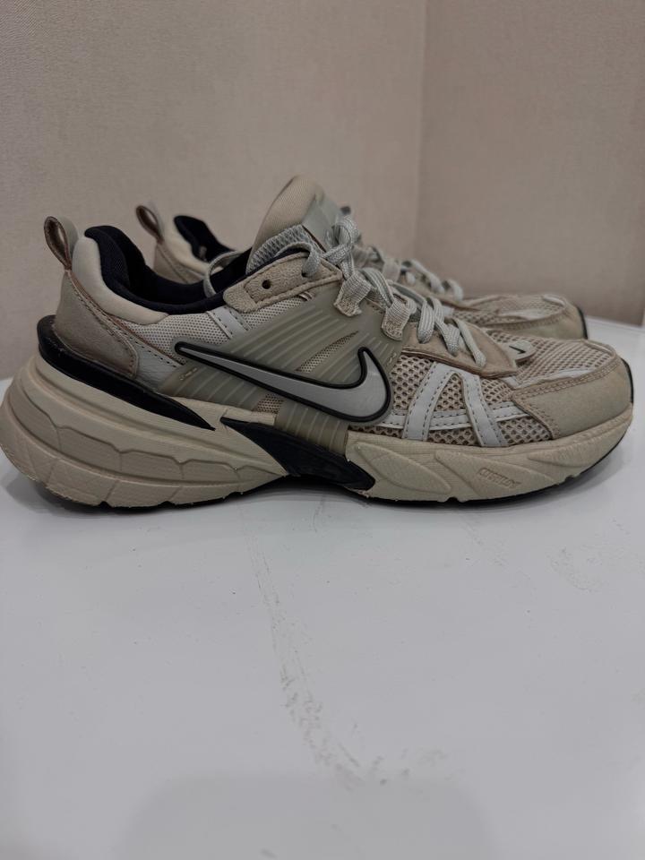 Кроссовки Nike 40