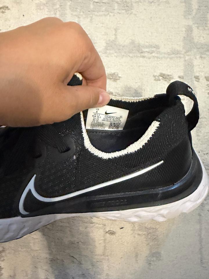 Отдам все обуви за 18.000 тг