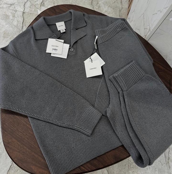 Двойка Calvin Klein