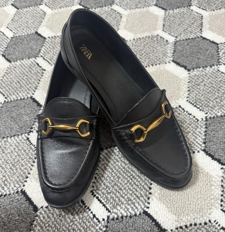 Кожаные лоферы Zara