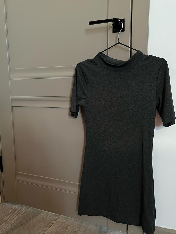 Трикатажное короткое платье