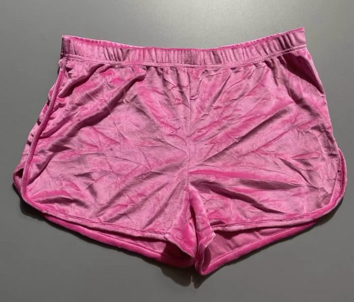 Шорты от бренда Juicy Couture