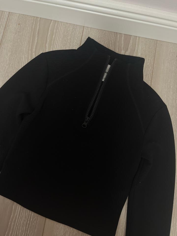 Рашгард Bershka