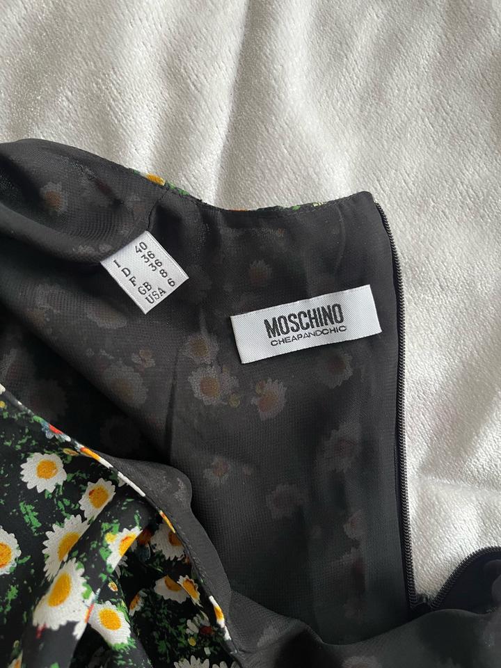 Платье Moschino
