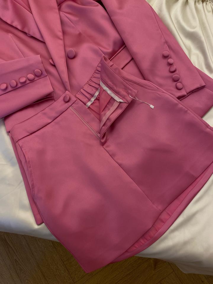 Двойка премиального качества цвета фуксия