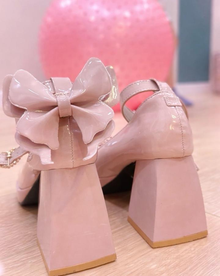 Розовые туфли