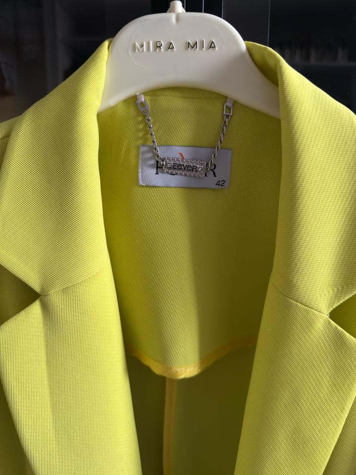 Брючный костюм