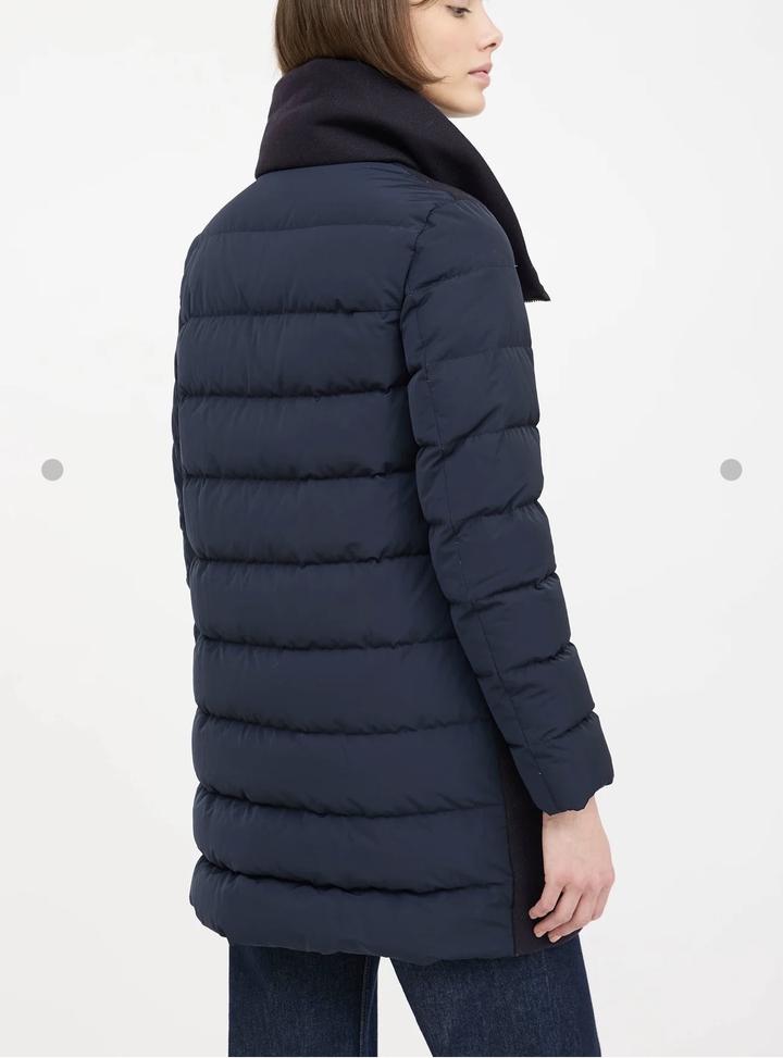 Moncler пуховое пальто