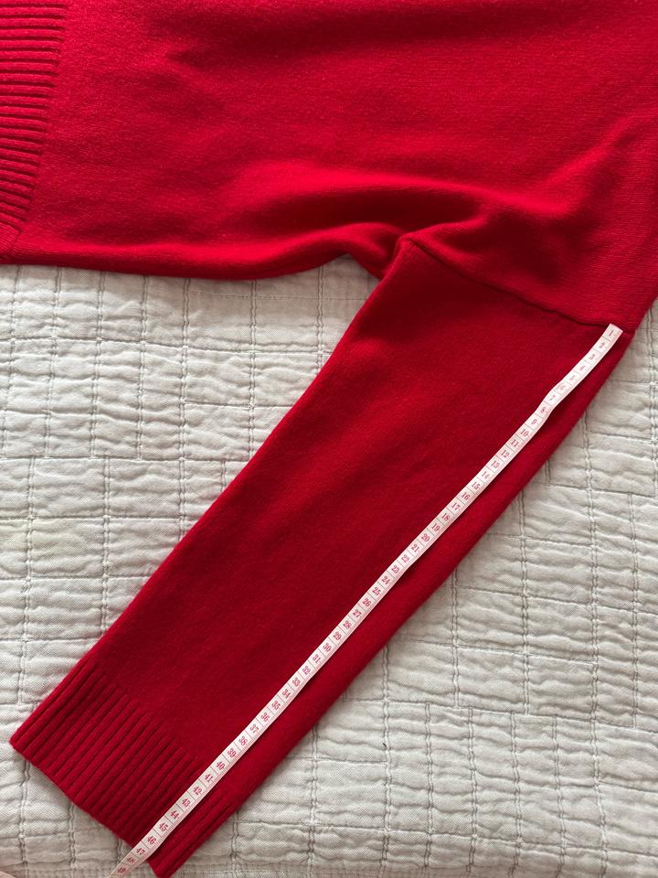 Красный свитер Massimo Dutti