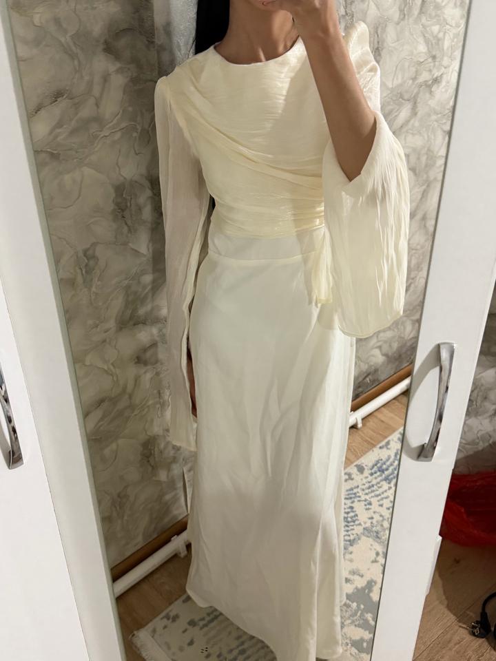 Белое платье от Elegant
