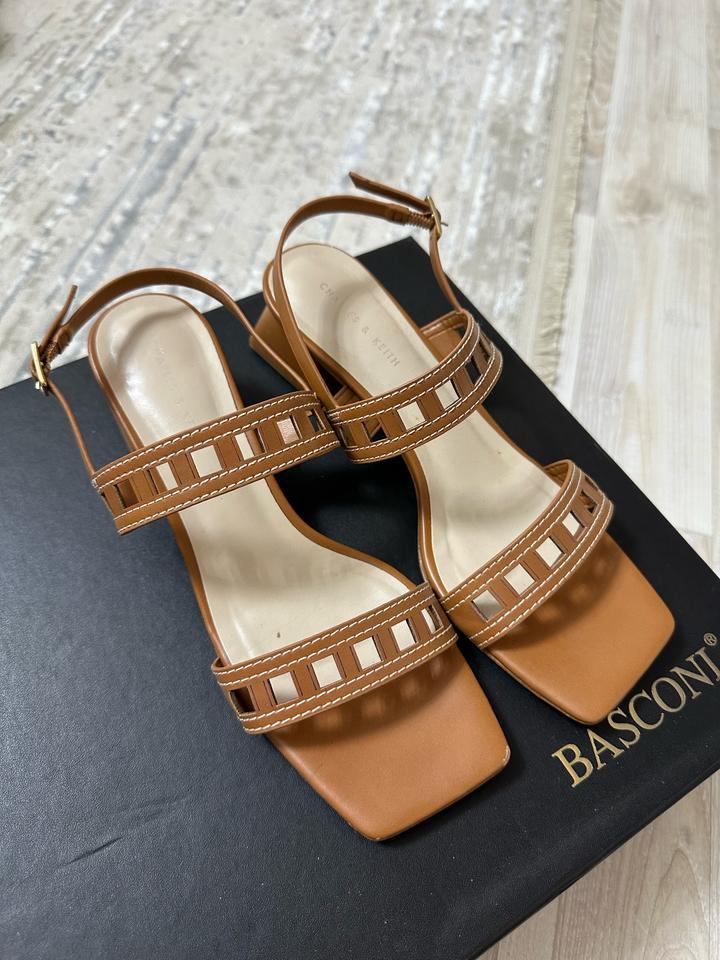 Босоножки от Charles&keith