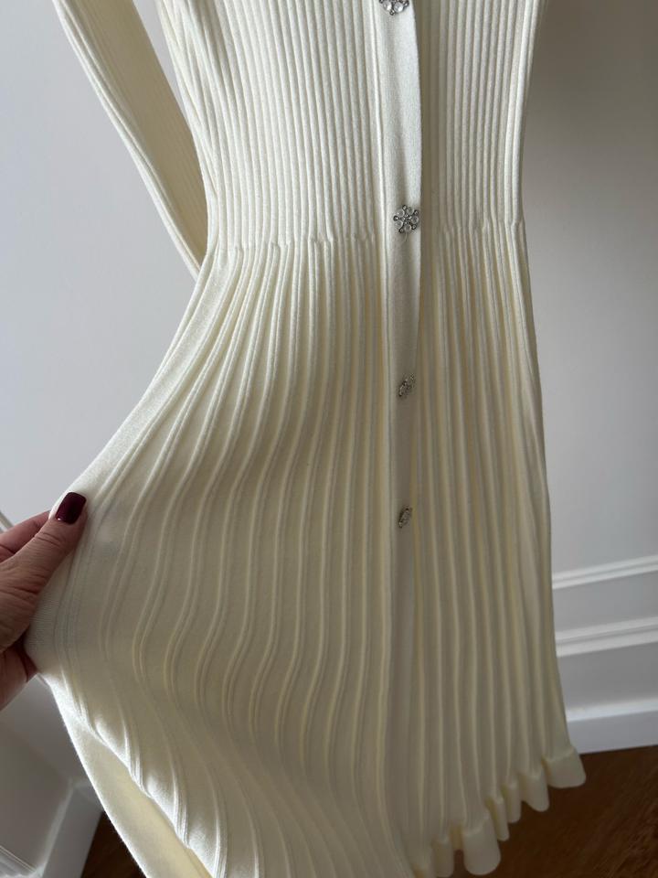 Платье красивое базовое