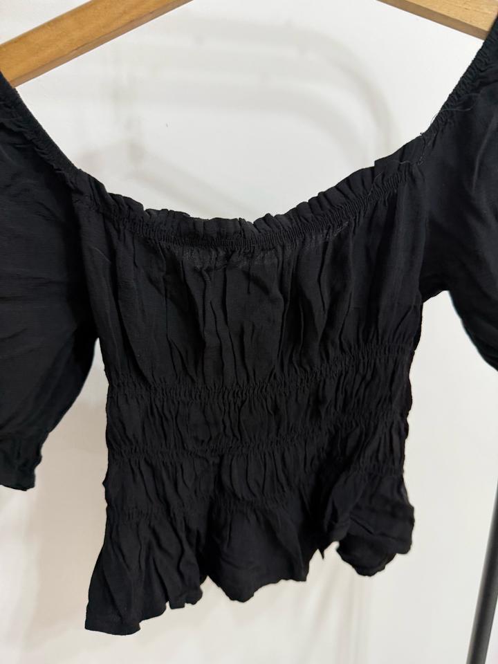 Кофта со спущенными плечами